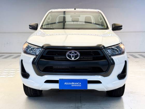 TOYOTA HILUX 2.8 D-4D TURBO DIESEL CD POWER PACK 4X4 MANUAL TOYOTA HILUX 2.8 D-4D TURBO DIESEL CD POWER PACK 4X4 MANUAL
